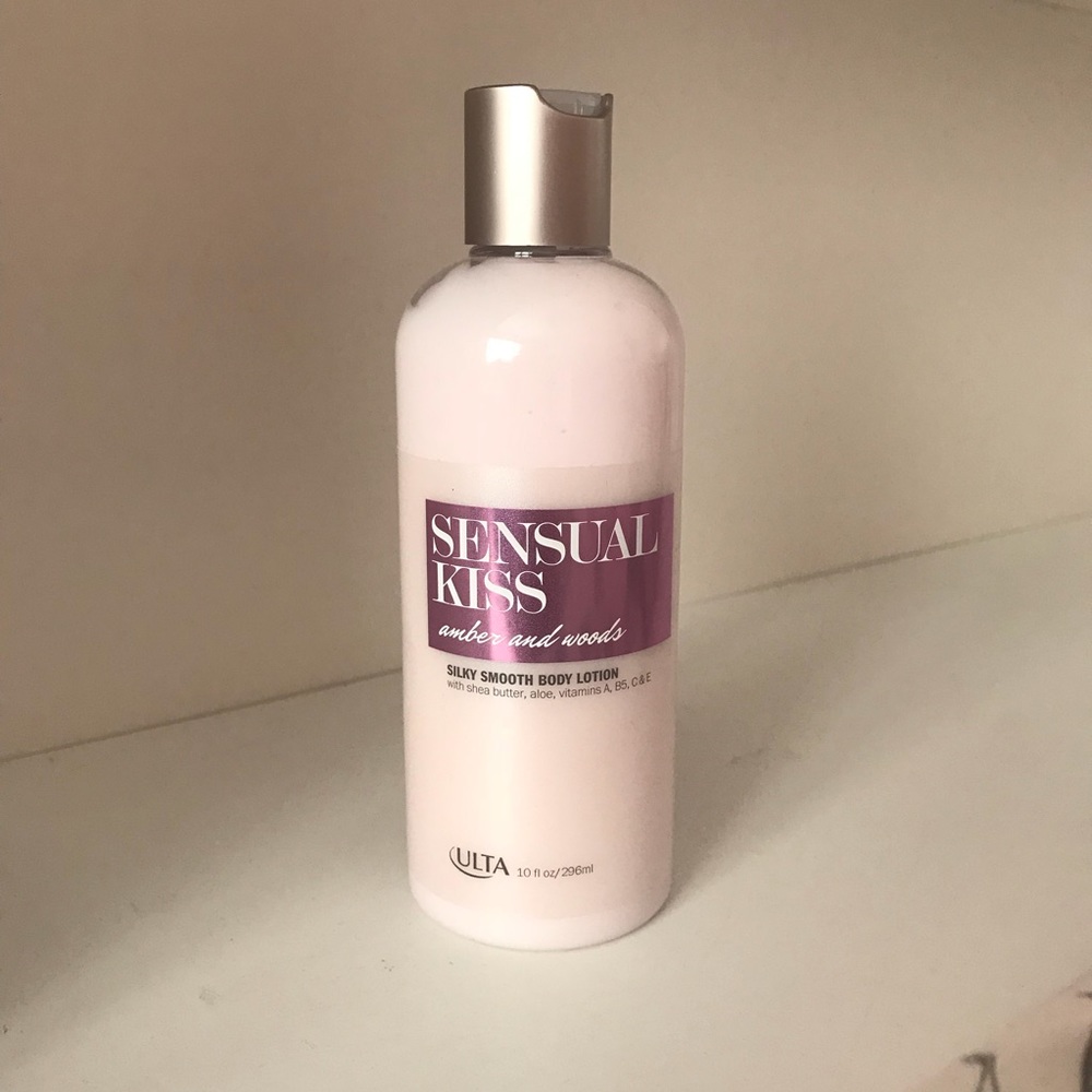ULTA Body Lotion - Sensual Kiss - Amber and Woods